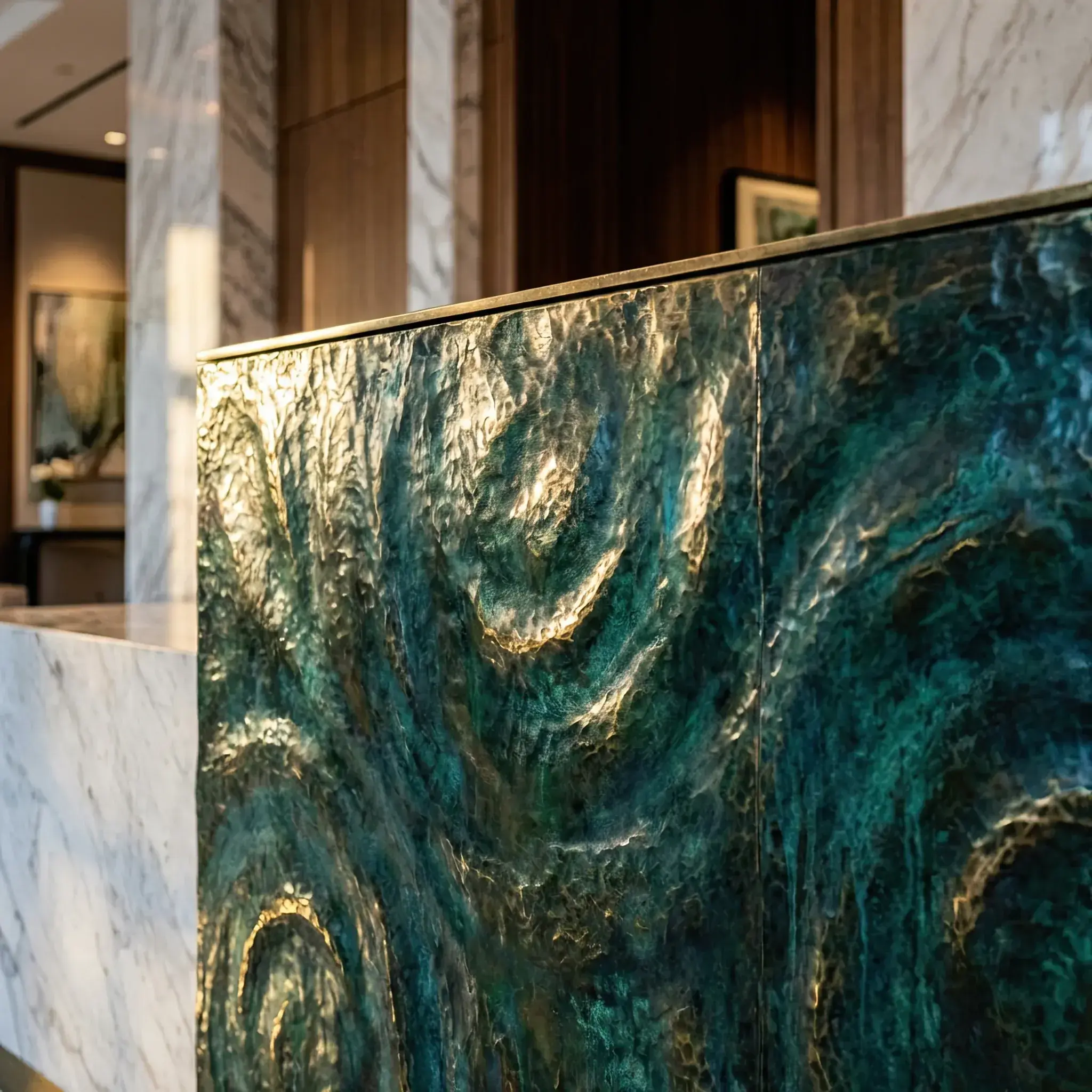 Архитектура и дизайн: Деталь стойки приемная из чеканной латуни с глубокой ручной патиной