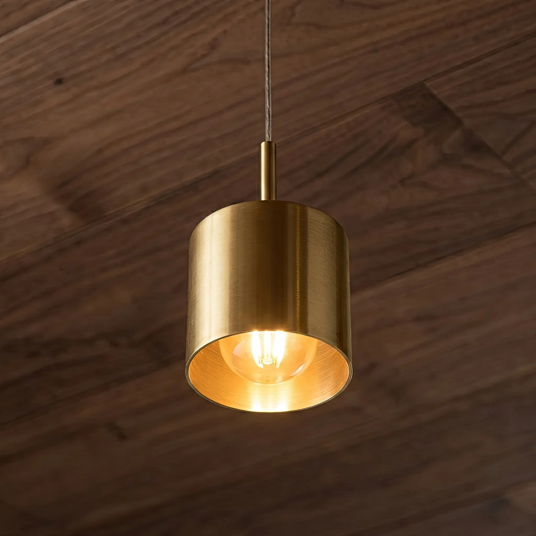 Interior detail: Diagram of the interaction between the magnetic field and the wireless power transfer module