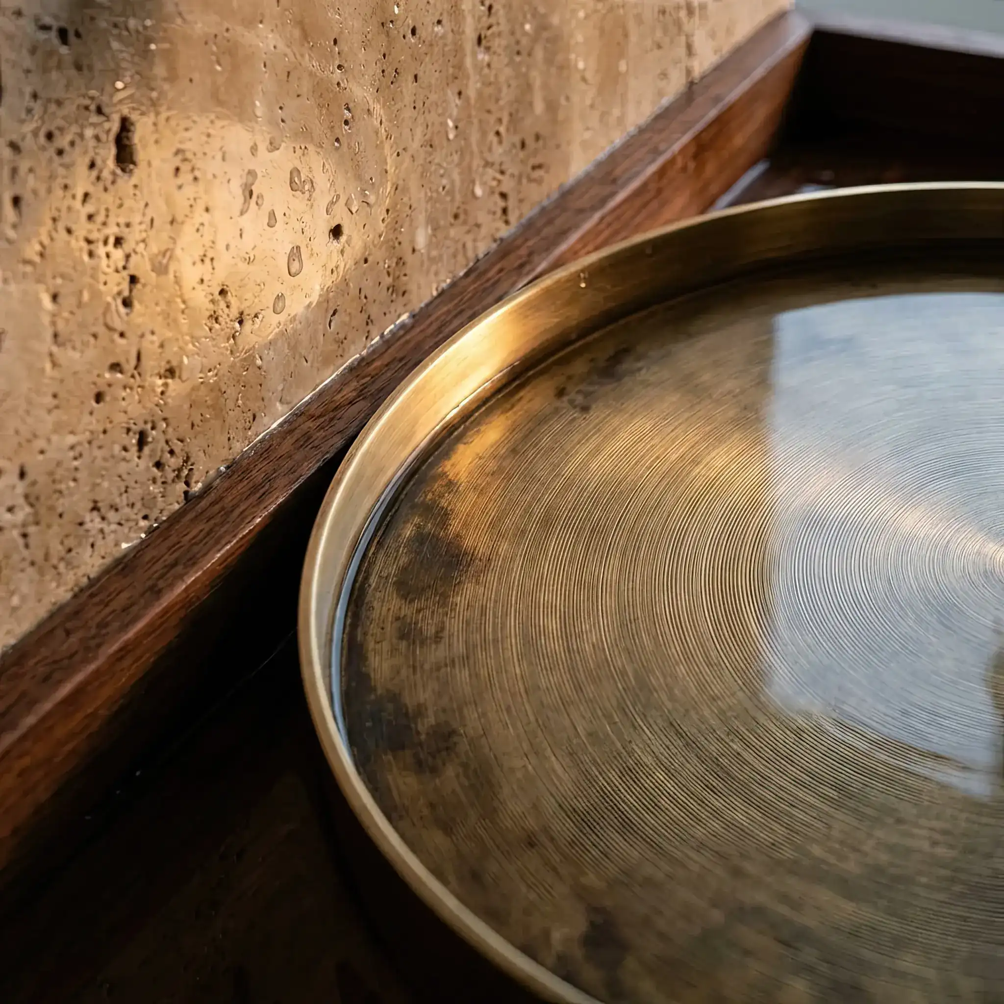 Interior detail: Macro photography of microchannels inside a hydro-active facade glass panel