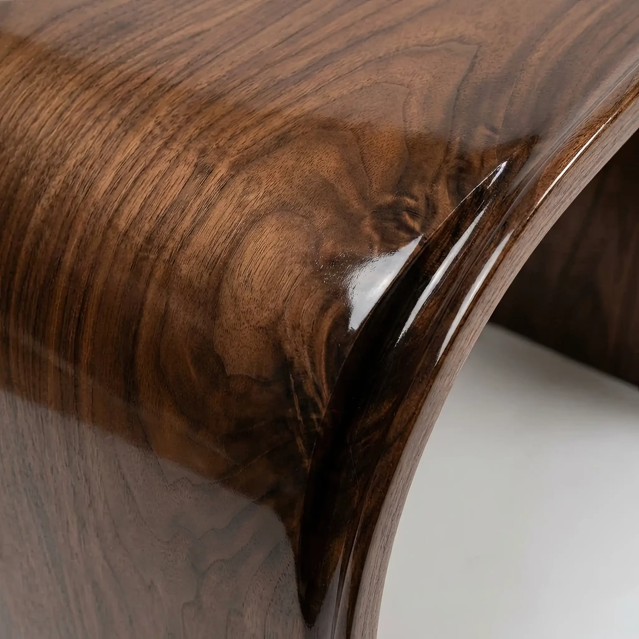 Interior detail: 2026 information stand with Info-RE coating: intensive use resilience test