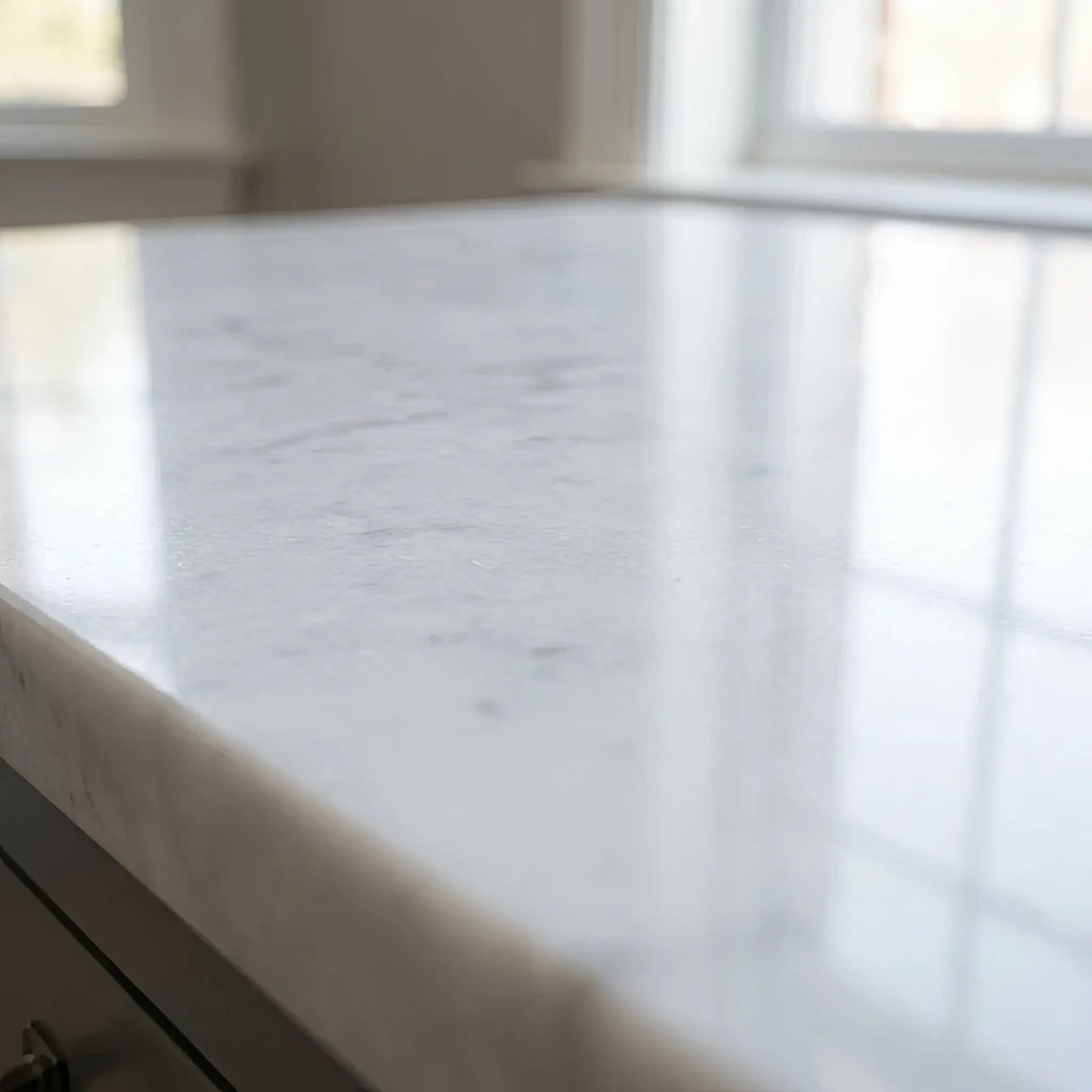 Interior detail: 2026 navigation kiosk with Map-RE coating: smoothness and transparency demonstration