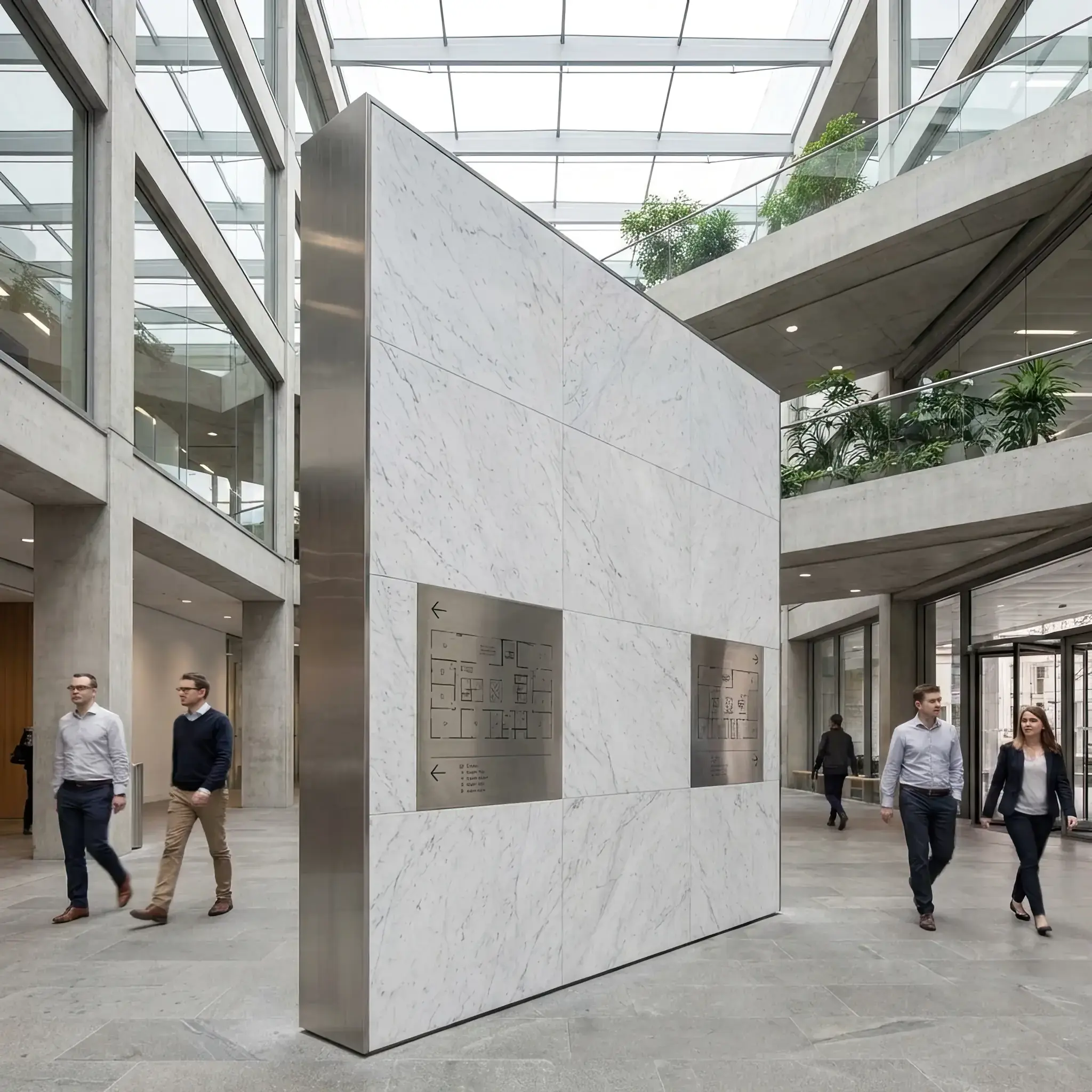 Архитектура и дизайн: Корпус навигационного киоска на приемная выглядит безупречно: царапины от ключей и сумок заживают сами собой