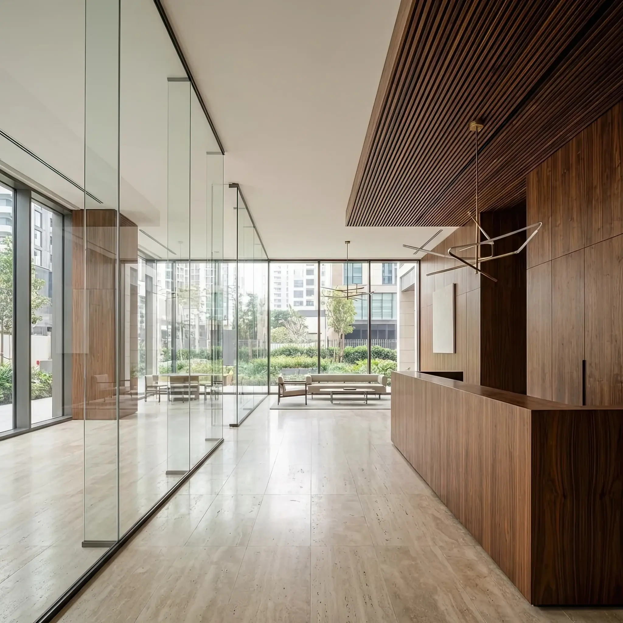 Архитектура и дизайн: Столешница приемная из белого бетона с крупными вкраплениями разноцветного матового морского стекла